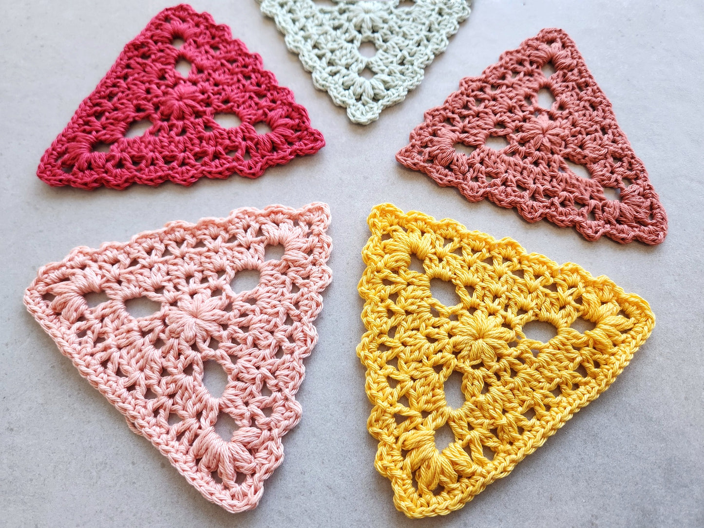 Floral Triangle Bunting Crochet Pattern by Agat Rottman