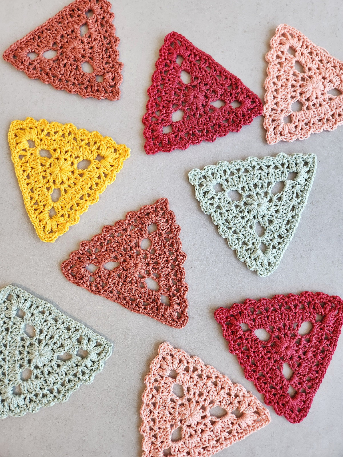 Floral Triangle Bunting Crochet Pattern by Agat Rottman
