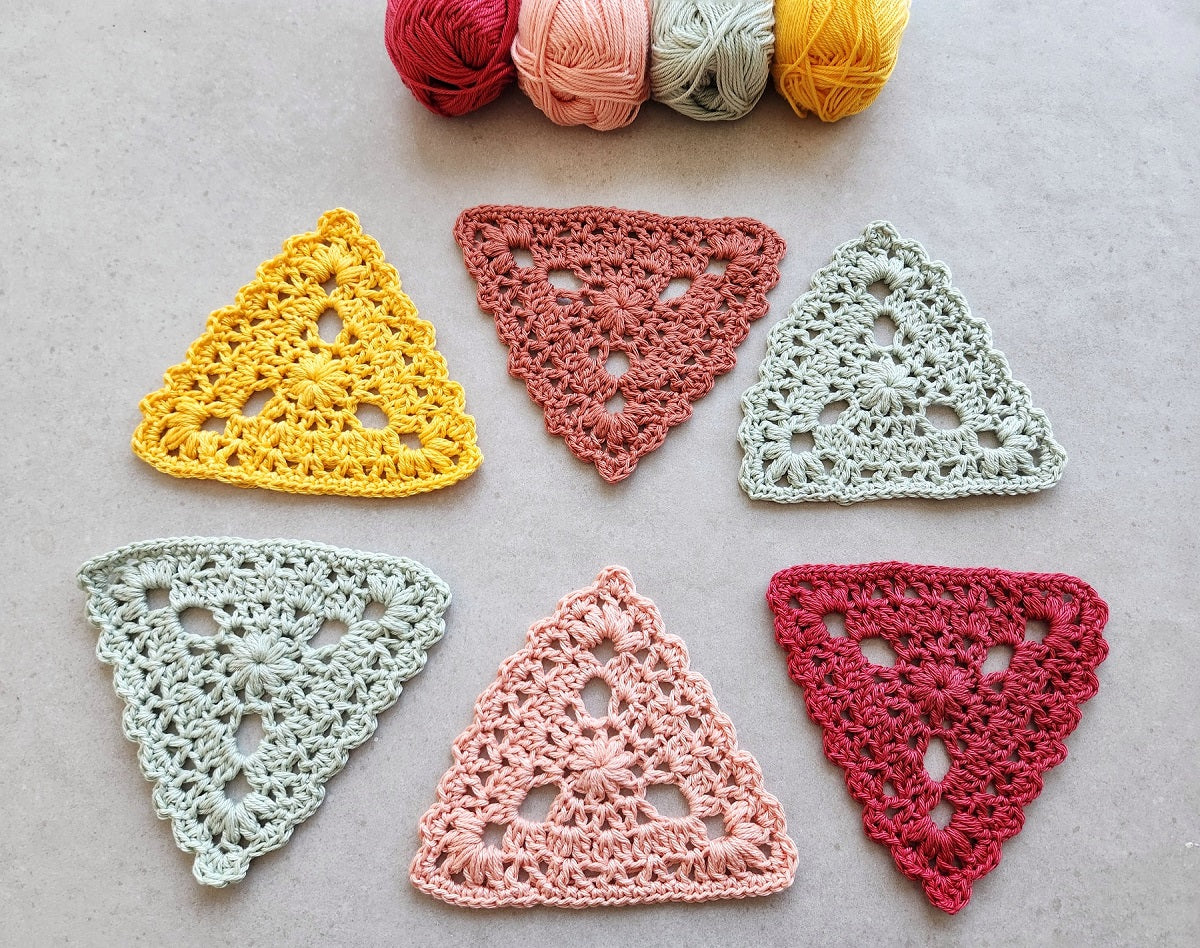 Floral Triangle Bunting Crochet Pattern by Agat Rottman