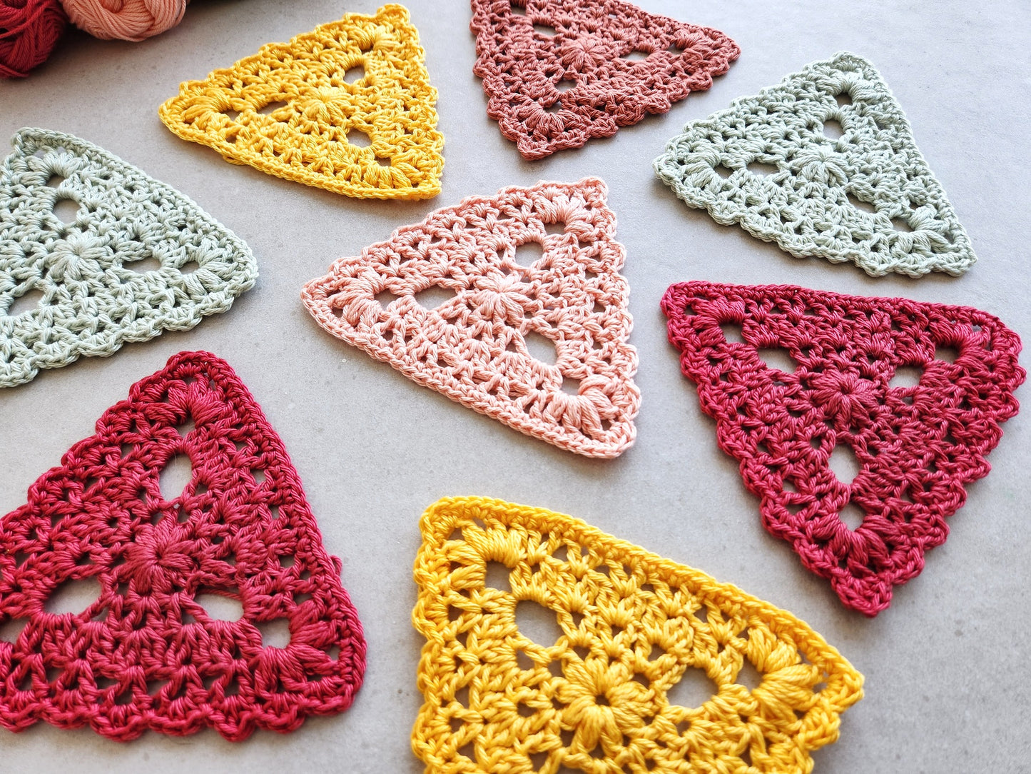 Floral Triangle Bunting Crochet Pattern by Agat Rottman
