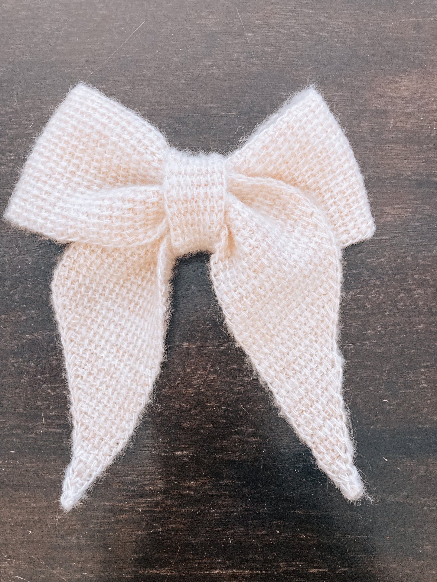 Esme Hair Bow Crochet Pattern by Zara Powter
