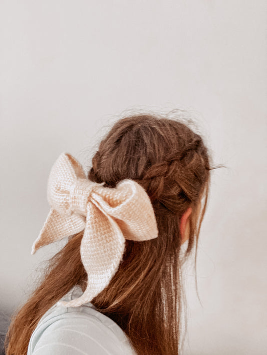 Esme Hair Bow Crochet Pattern by Zara Powter