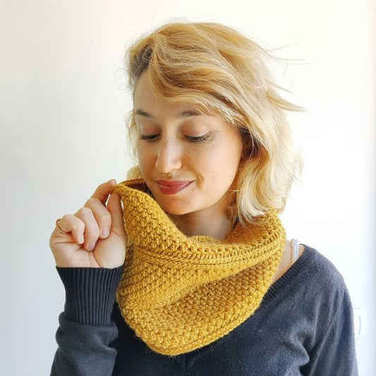 Cobblestone Path Cowl Crochet Pattern by Agat Rottman