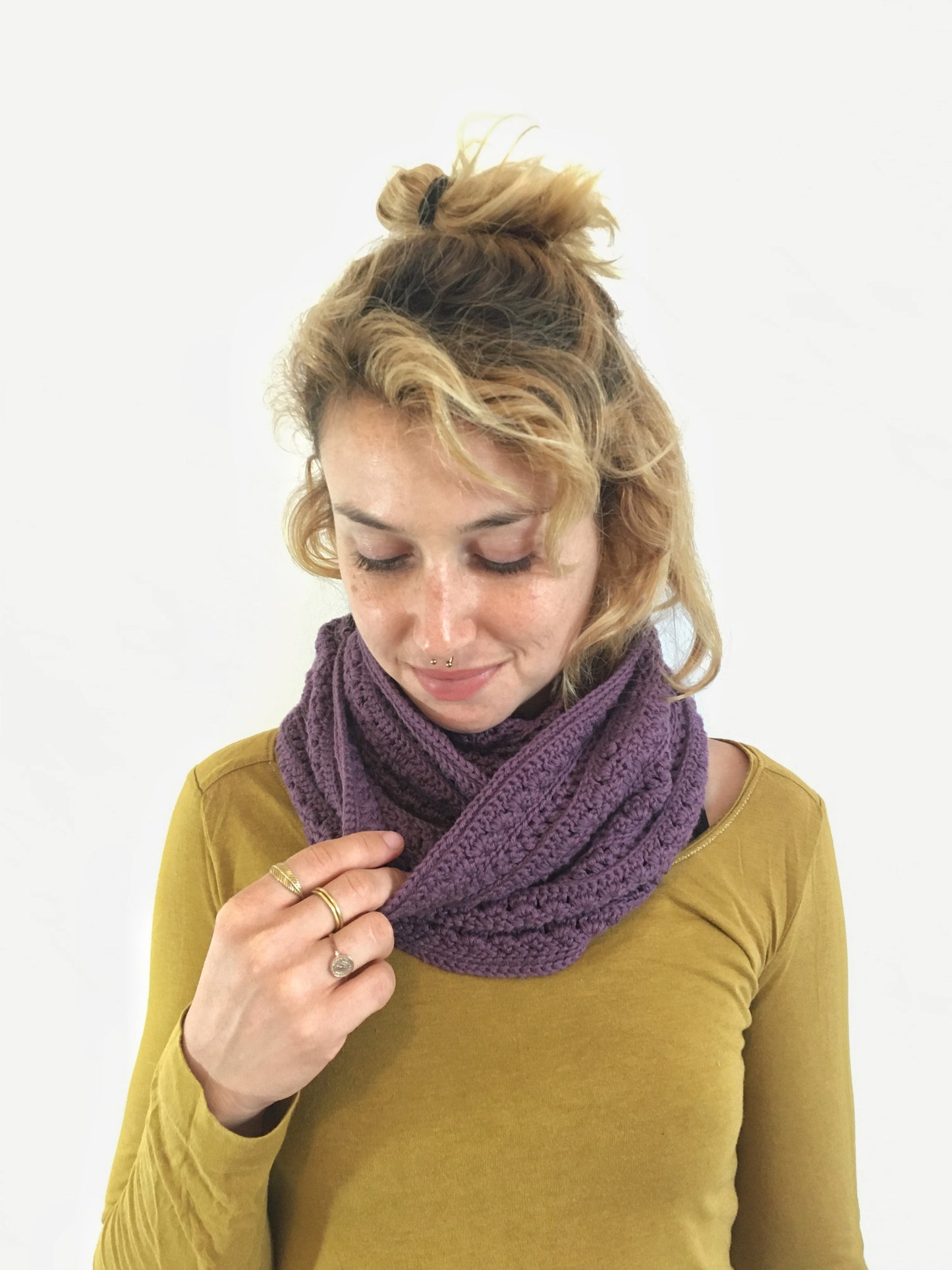 Rambling Roses Infinity Scarf Crochet Pattern by Agat Rottman