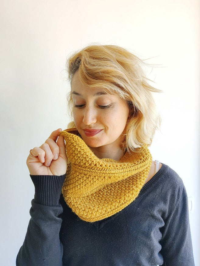 Cobblestone Path Cowl Crochet Pattern by Agat Rottman