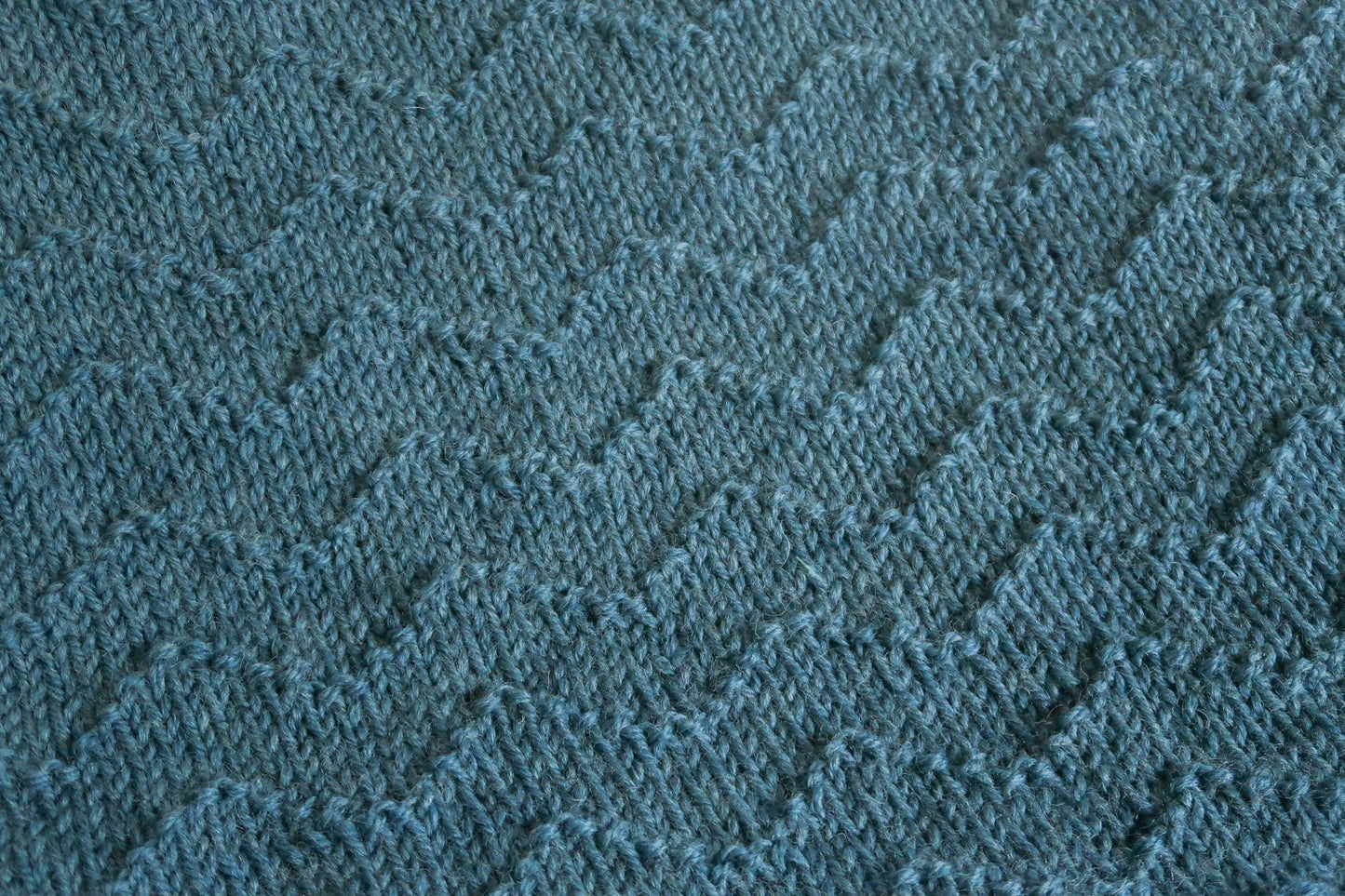 Waves Blanket Knit Pattern by Hortense Maskens