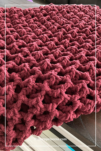 Puffy and Dreamy Chunky Crochet Throw Blanket Pattern by Victoria Pietz