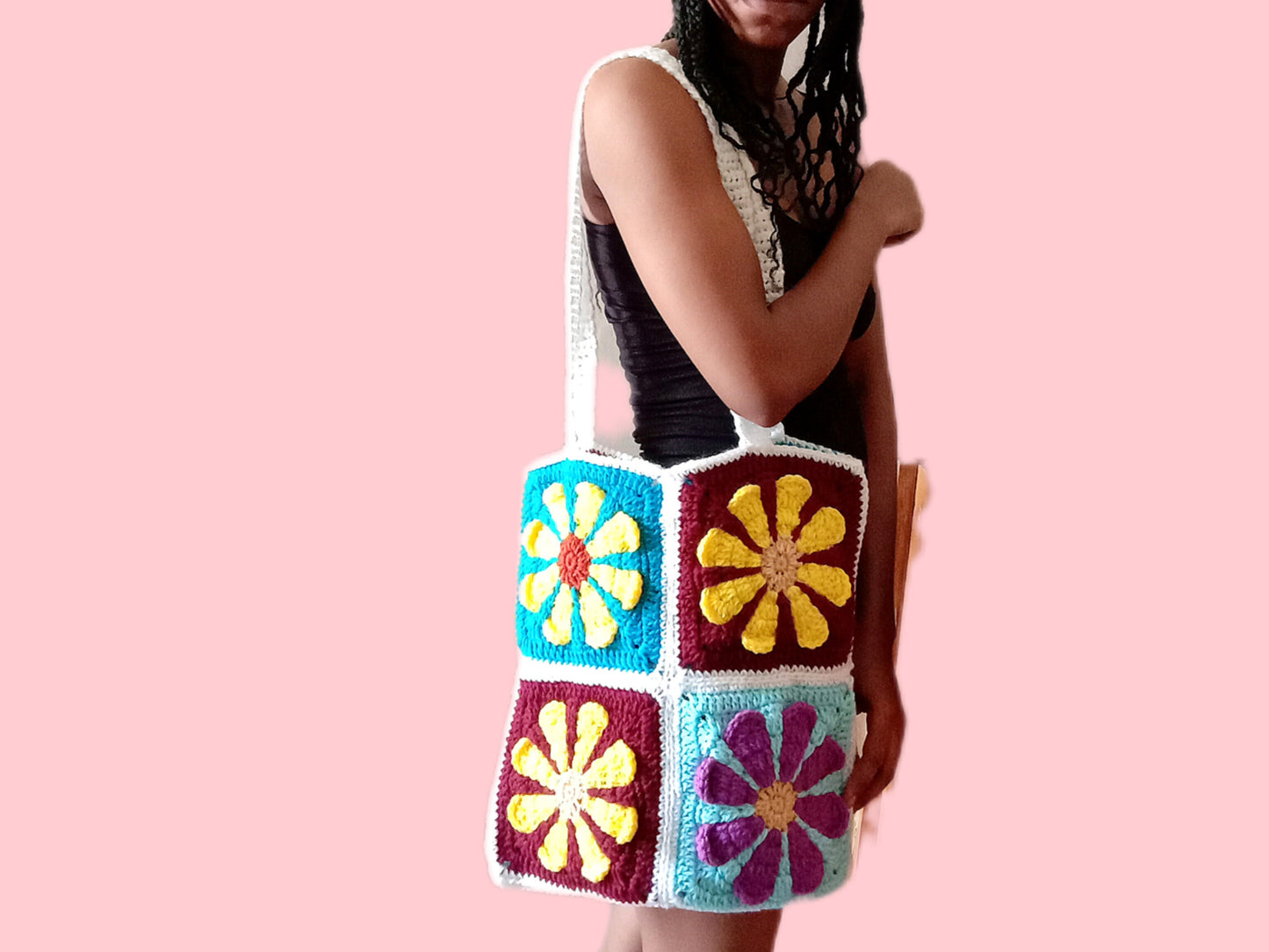 Retro Daisy Granny Square Crochet Tote Bag Pattern by Helencraftcrochet