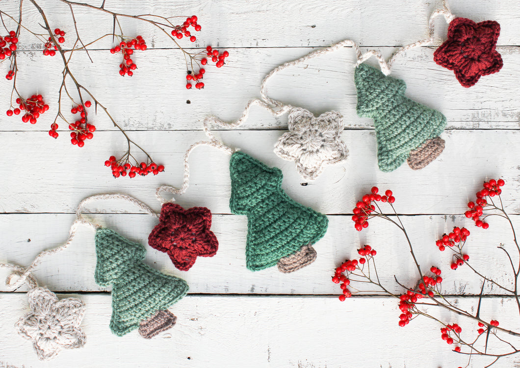 Christmas Tree and Star Garland Crochet PDF Pattern by Nikki McMahon