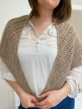 Load image into Gallery viewer, Richmond Shawl Crochet PDF Pattern by Hannah Cross
