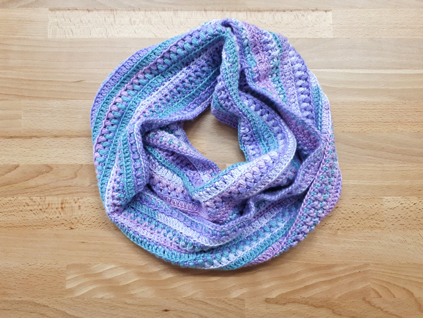 Sea Breeze Infinity Scarf Crochet Pattern by Agat Rottman