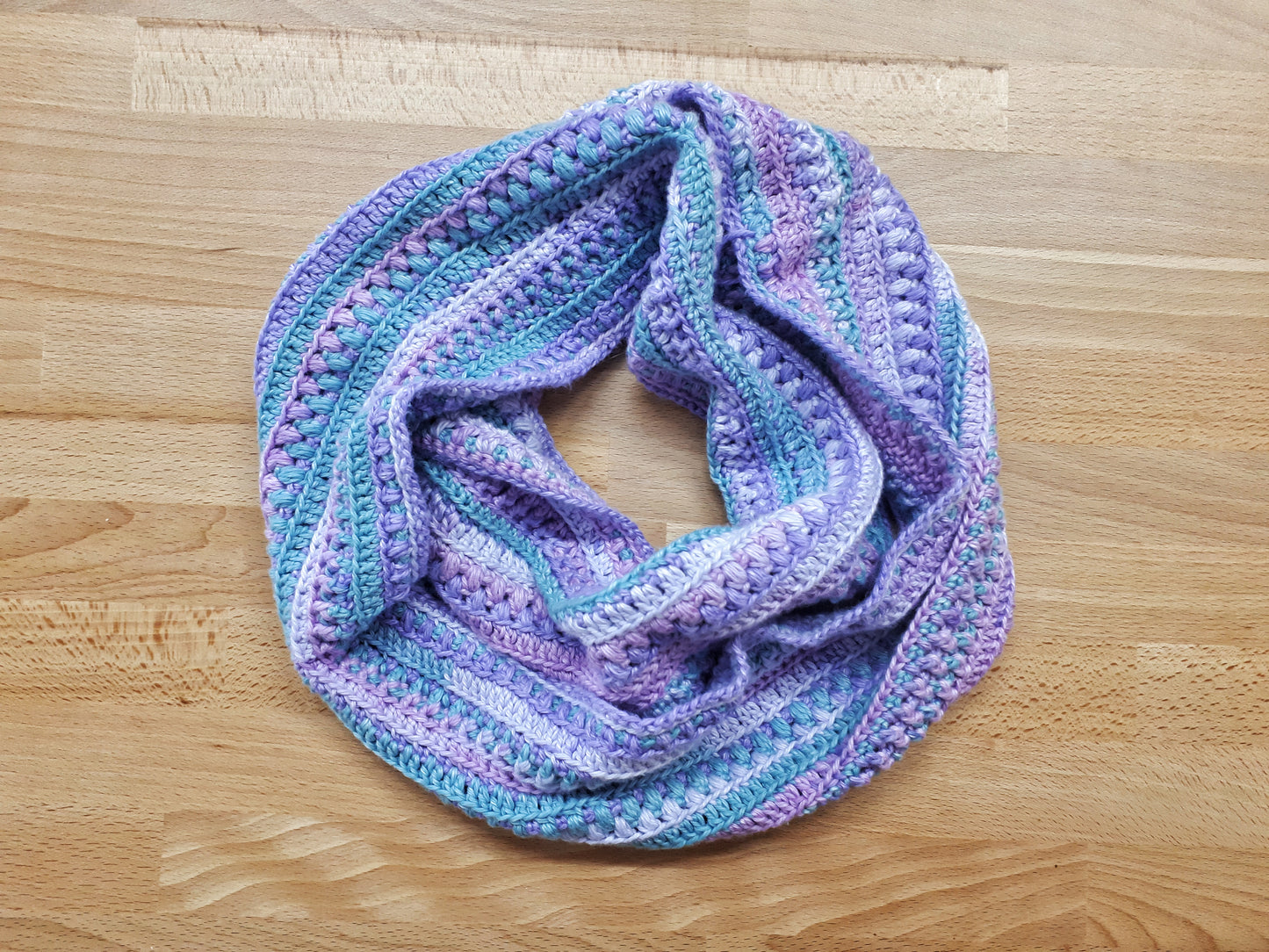 Sea Breeze Infinity Scarf Crochet Pattern by Agat Rottman